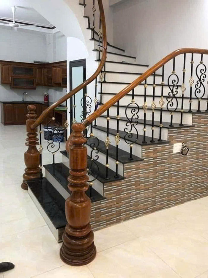 mẫu cầu thang sắt cổ điển đẹp