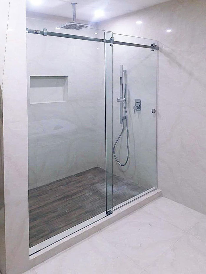 vách ngăn phòng tắm kính nhỏ